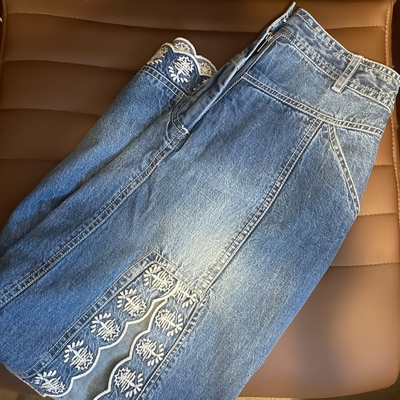 FREE PEOPLE Kora Denim Off The Shoulder Embroidered Skirt Set NWOT - Picture 3 of 4